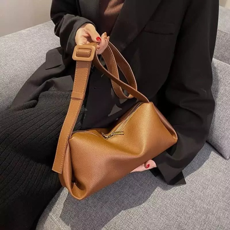کیف زنانه خارجی چرم دوشی