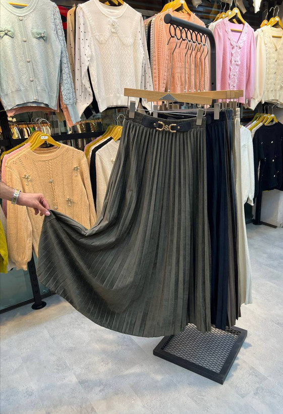 دامن زنانه خارجی مخمل پلیسه ۱۰۹